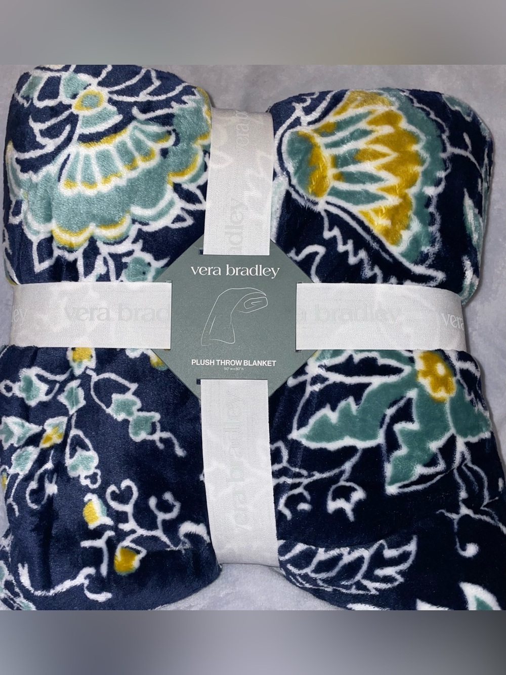 Vera Bradley NWT Gemstone Paisley Aqua Plush Throw Blanket Navy Blue 50x80 Soft - Picture 3 of 6